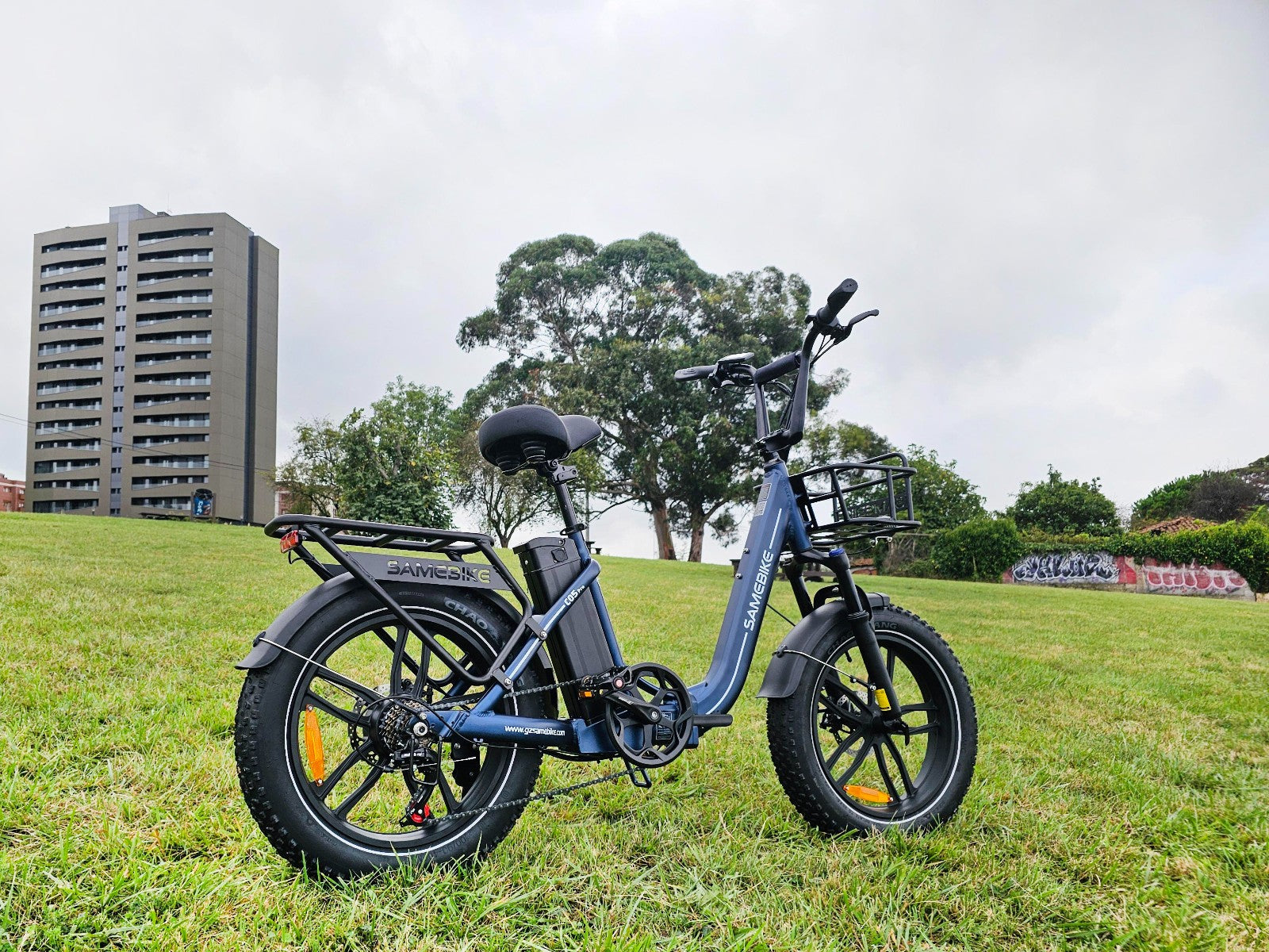 C05 Pro Bicicleta Elétrica Dobrável com Quadro Rebaixado e Pneus Largos